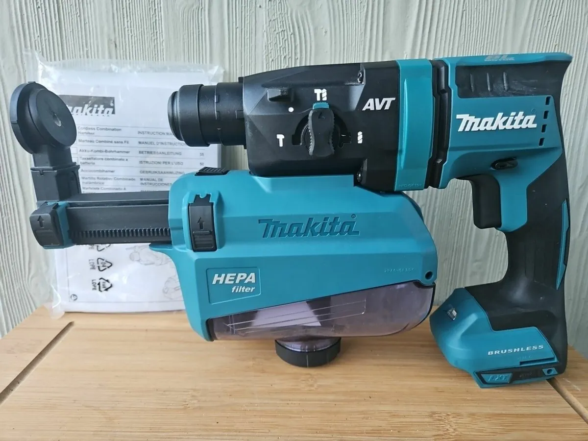 18V Makita SDS Drill + Dust Extractor kit - Image 2