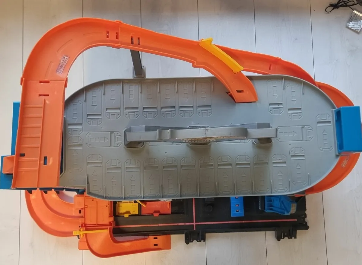 Hot Wheels Ultimate Garage - Image 4