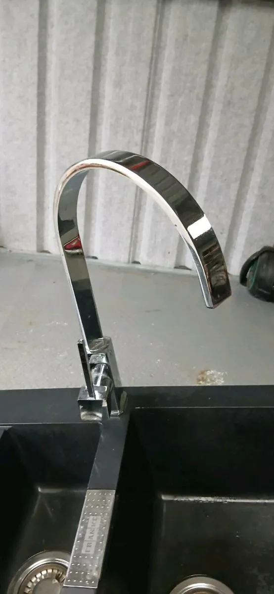 Franke Sink & Smeg Tap - Image 1