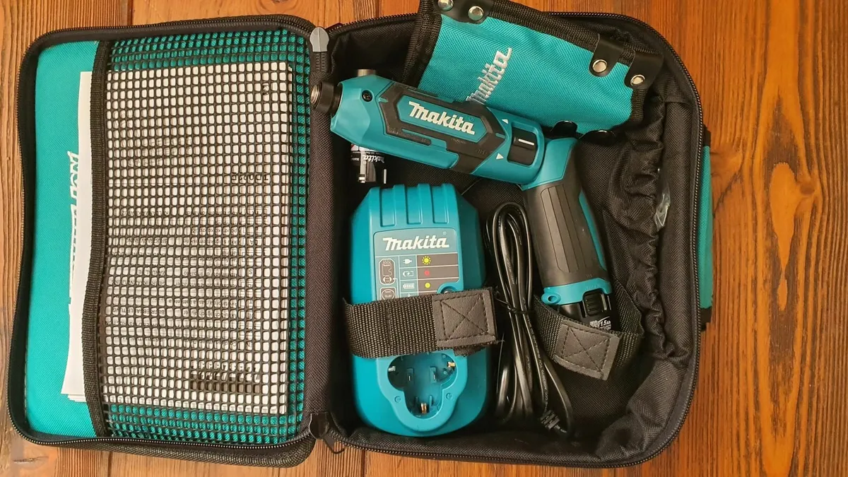 Cordless Makita Hex Screwdriver kit - Image 1