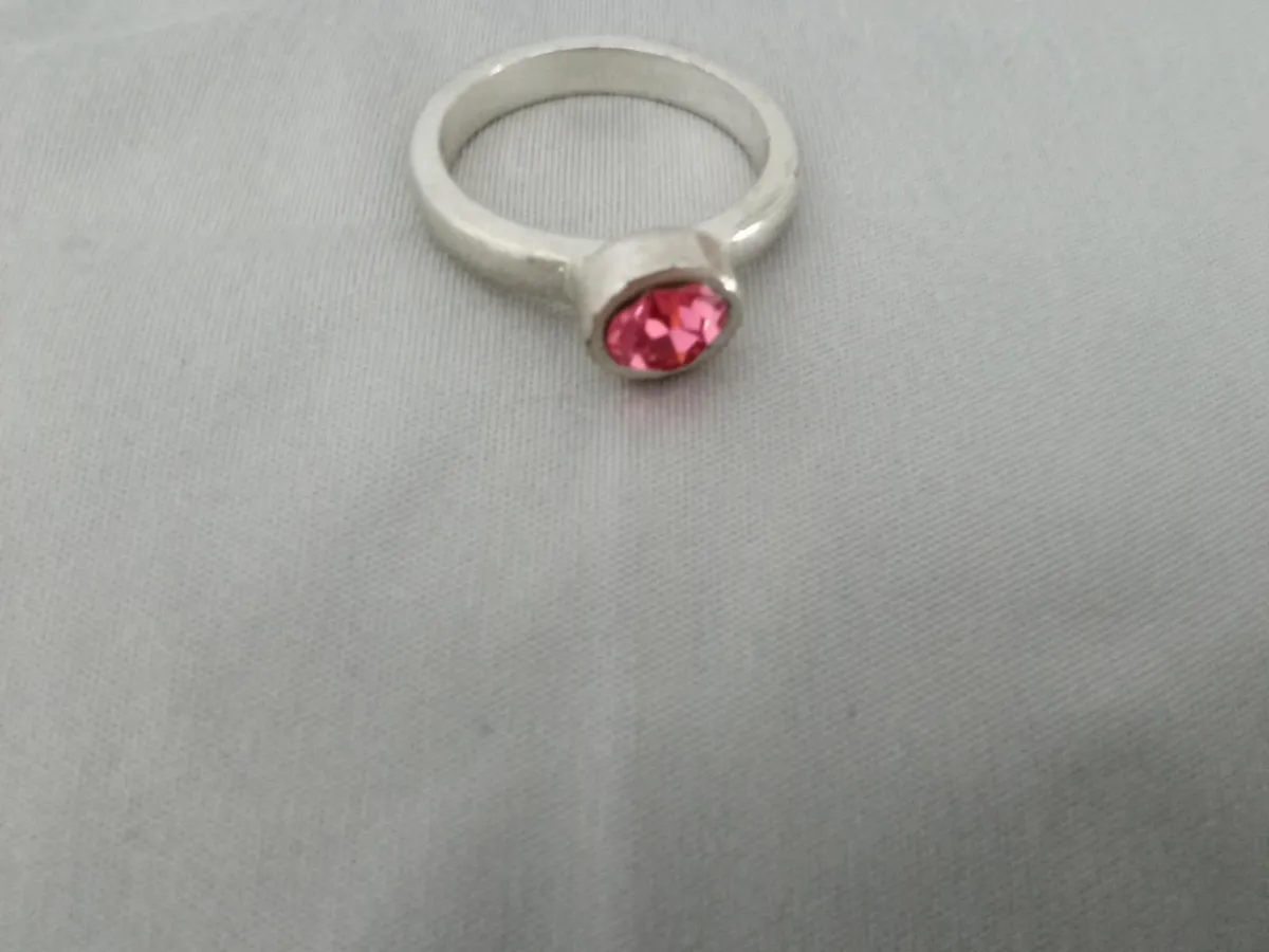 Costume Jewellery Pink Stone Ring. - Image 2