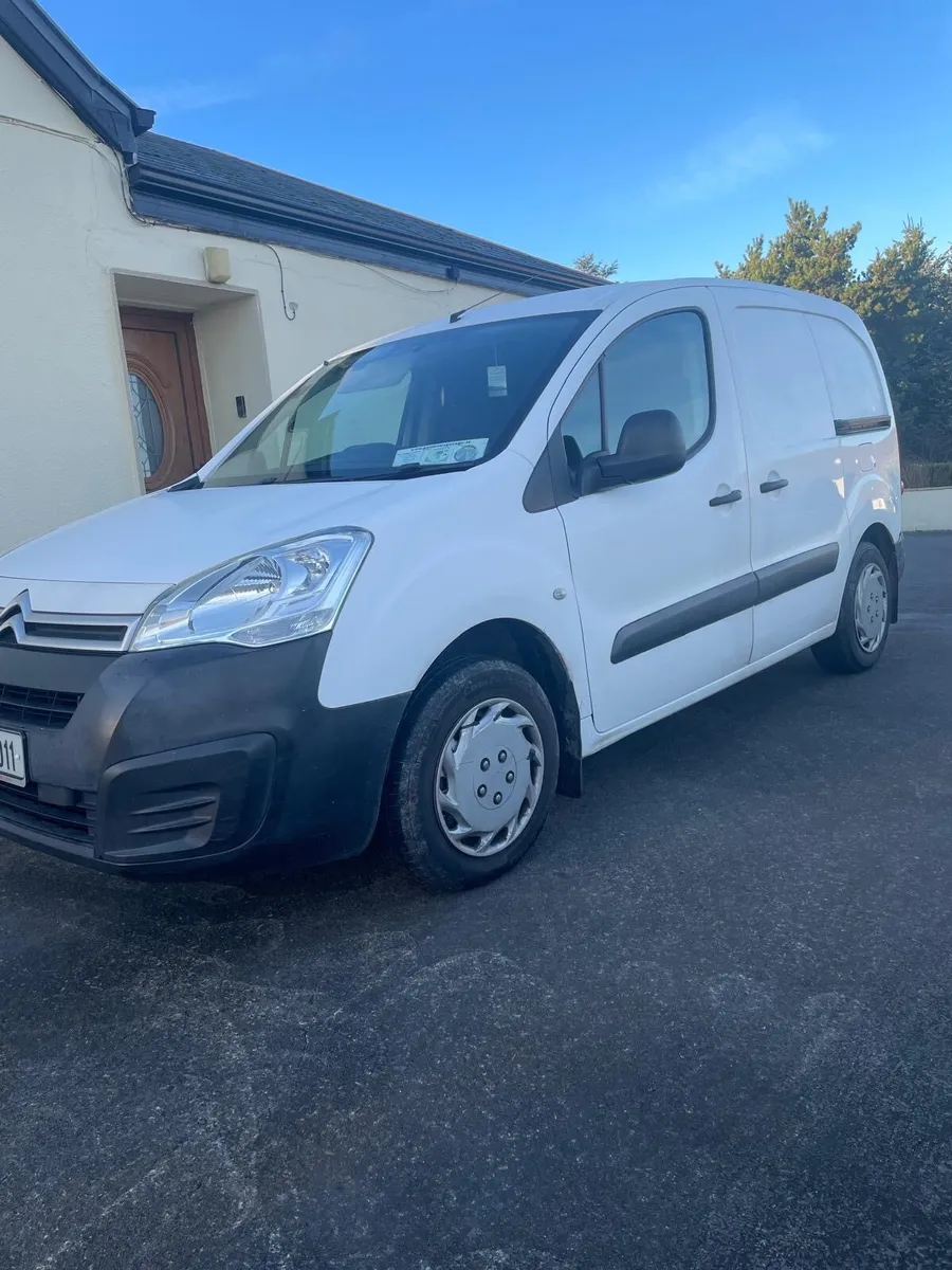 Citroen Berlingo 2017 3 seater - Image 1