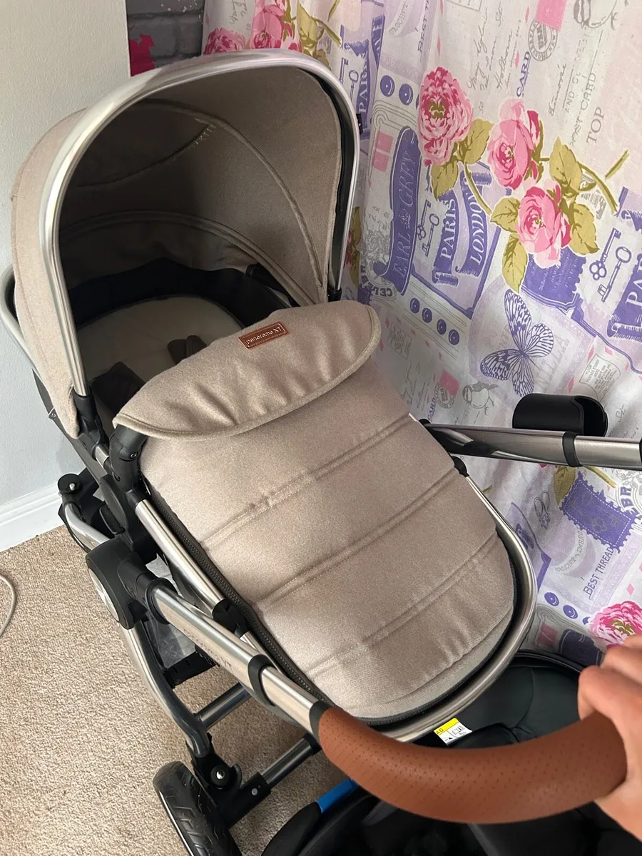 Baby Travel System - Image 2