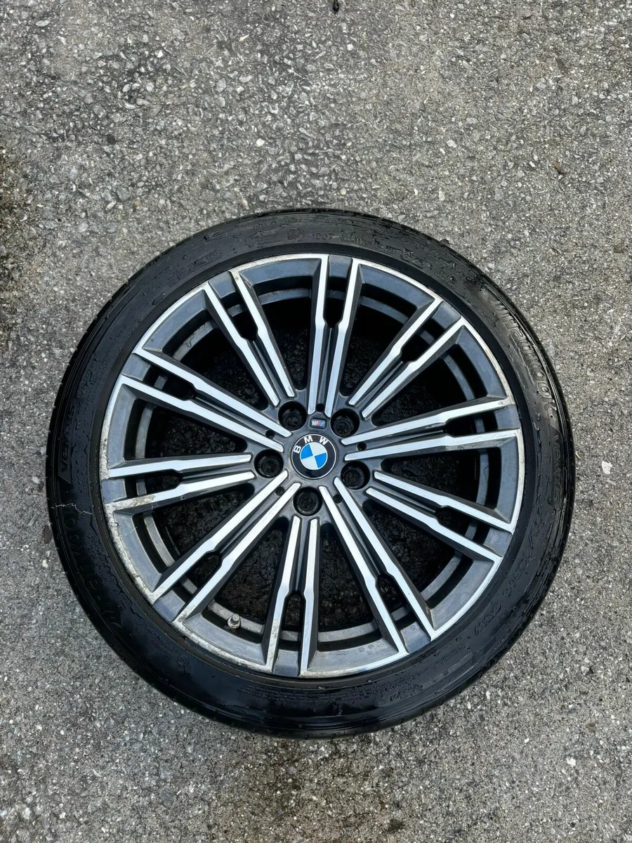 R18 GENUINE  BMW G20 3 series Alloys - Image 2