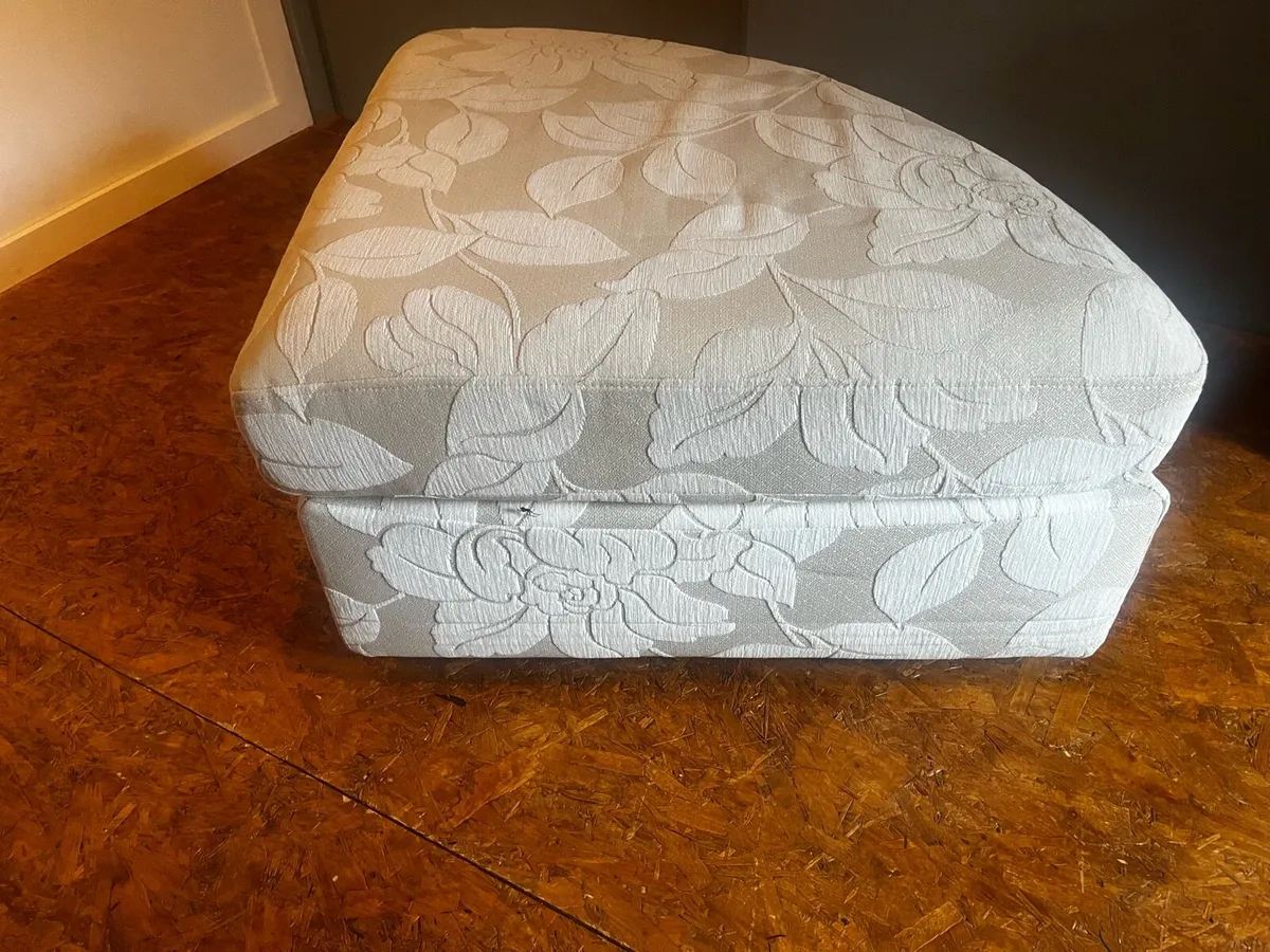 Corner unit couch - Image 4