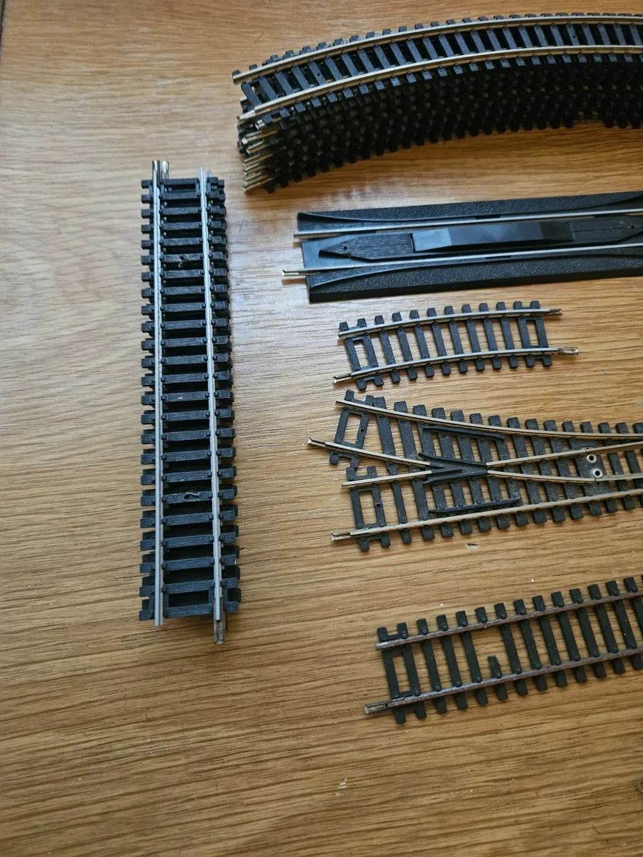 Hornby OO Gauge Track 25 pieces - Image 2