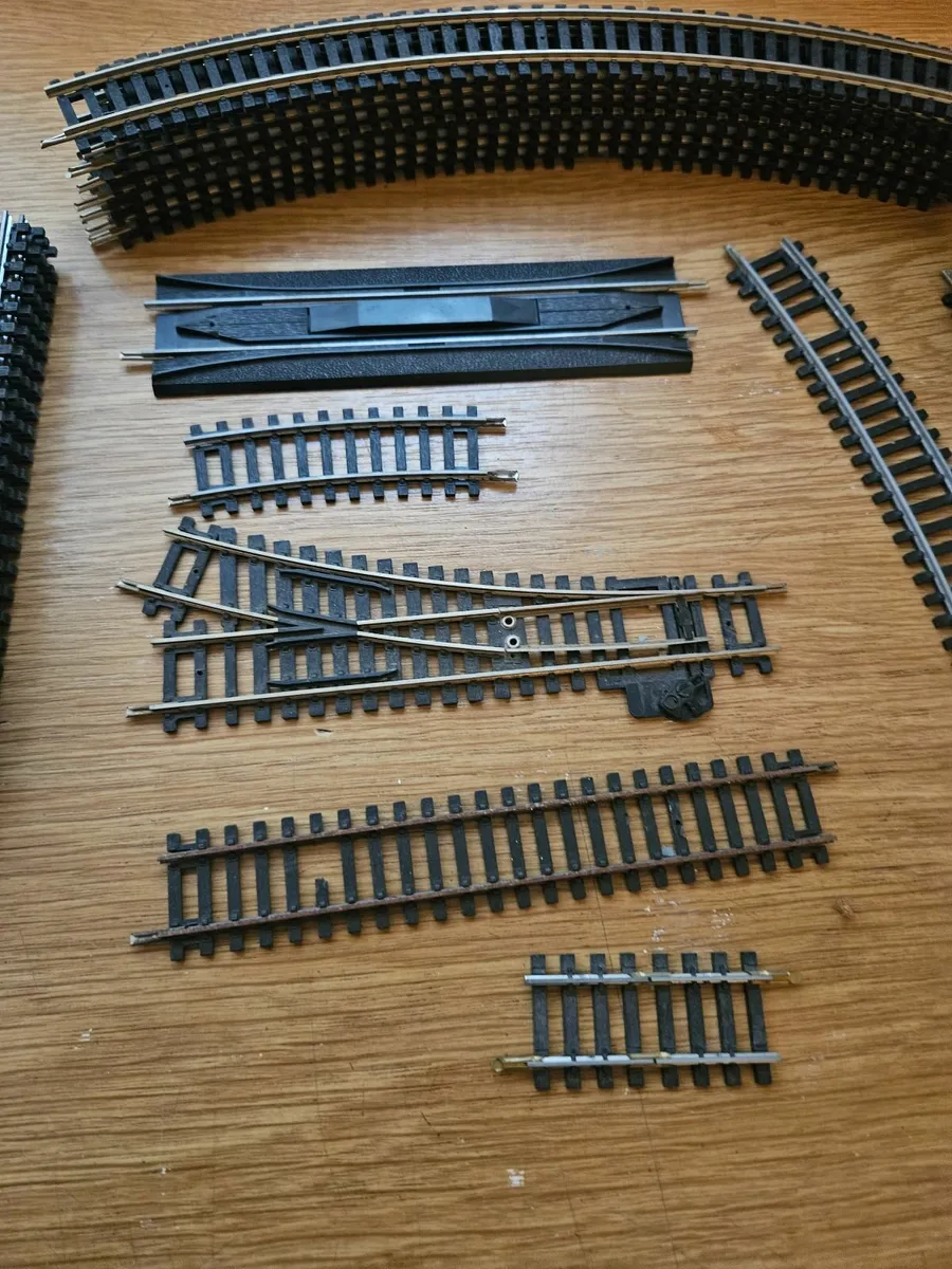 Hornby OO Gauge Track 25 pieces - Image 3