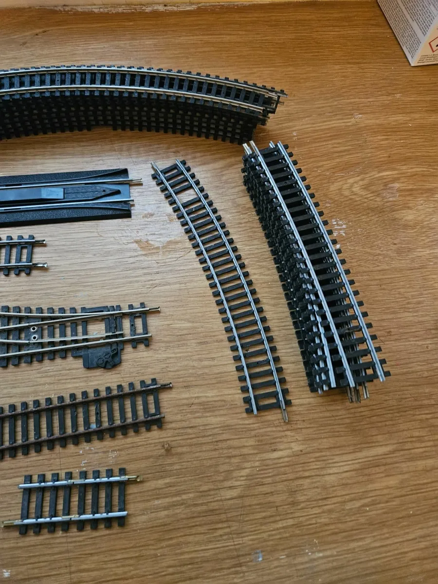 Hornby OO Gauge Track 25 pieces - Image 4