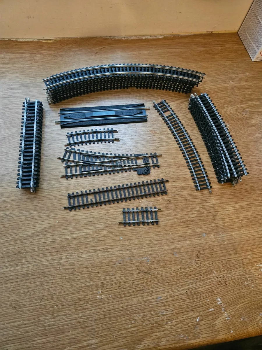 Hornby OO Gauge Track 25 pieces - Image 1