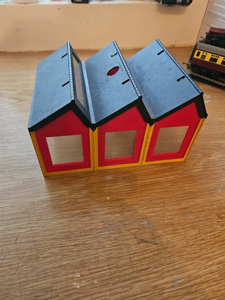 Hornby Triang OO Gauge Engine Shed - Image 3