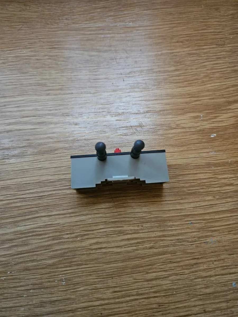 Hornby OO Gauge Hydraulic Buffer Stop - Image 1