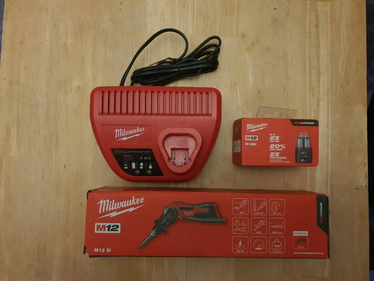 Milwaukee M12 Cordless Soldering Iron - Image 2