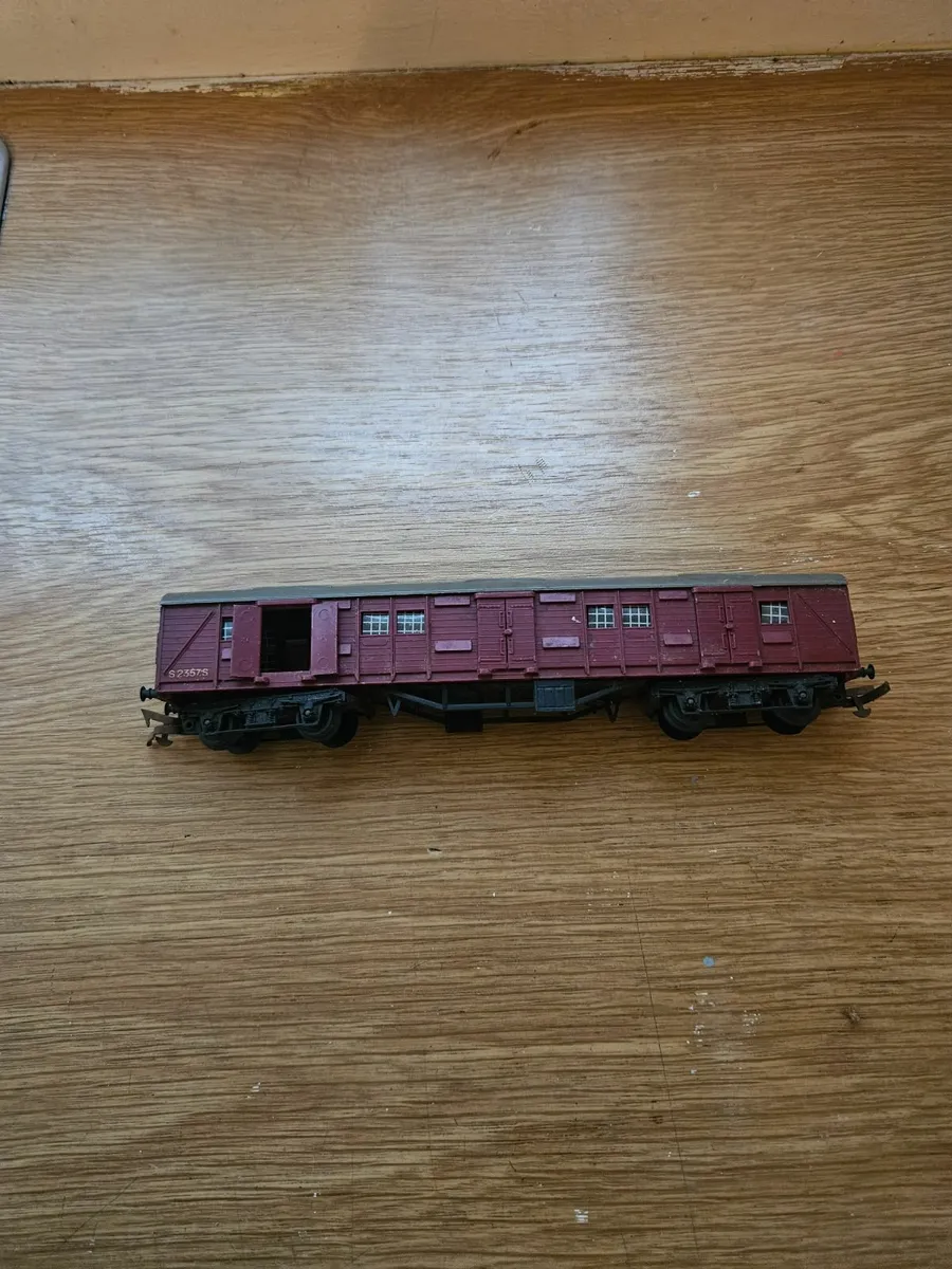 Hornby Triang OO Gauge Parcel Van - Image 3
