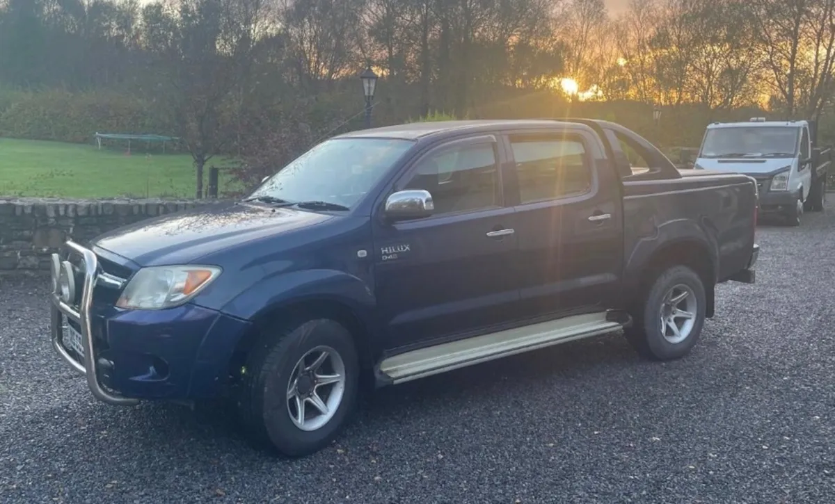Toyota Hilux 2006 - Image 1
