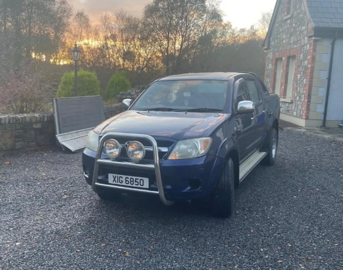 Toyota Hilux 2006 - Image 2