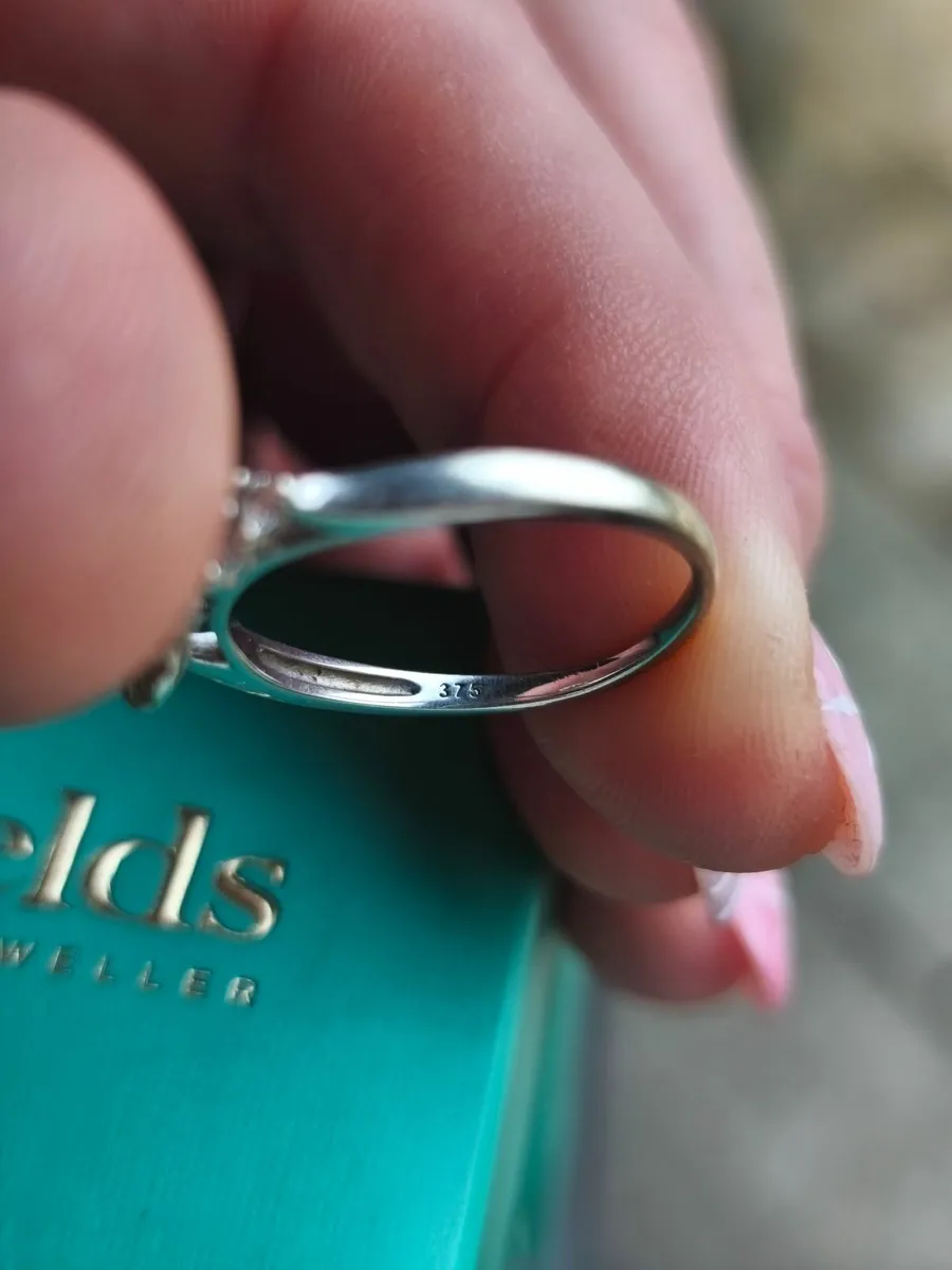 9 CT White Gold ring size is O or P - Image 4