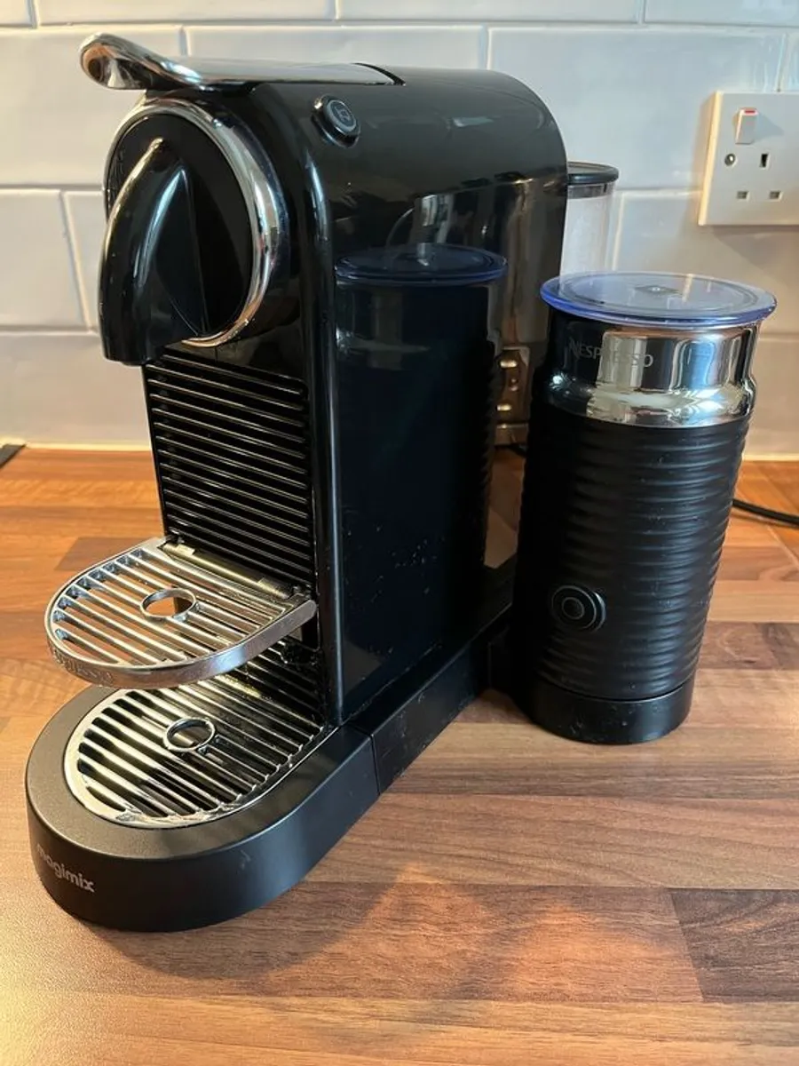Magimix Nespresso Machine & Frother - Image 1