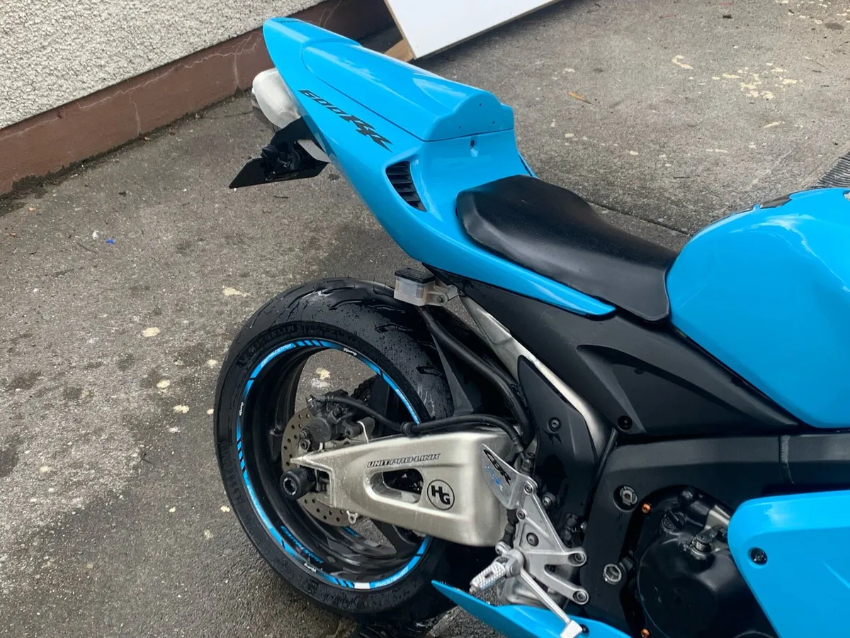 CBR 600rr - Image 4