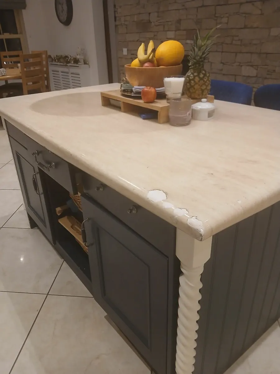 Painted Sollid oak kitchen - Image 4