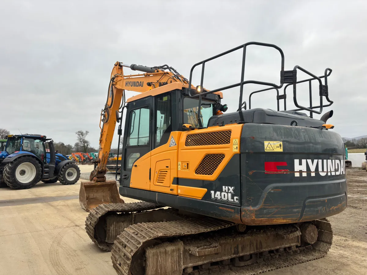 Hyundai dx140 year is 2020 - Image 4