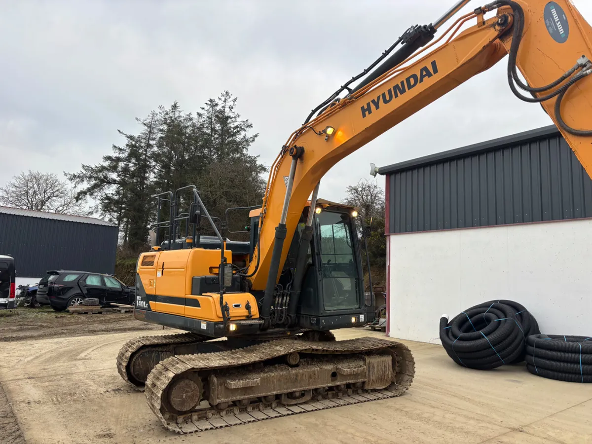 Hyundai dx140 year is 2020 - Image 1