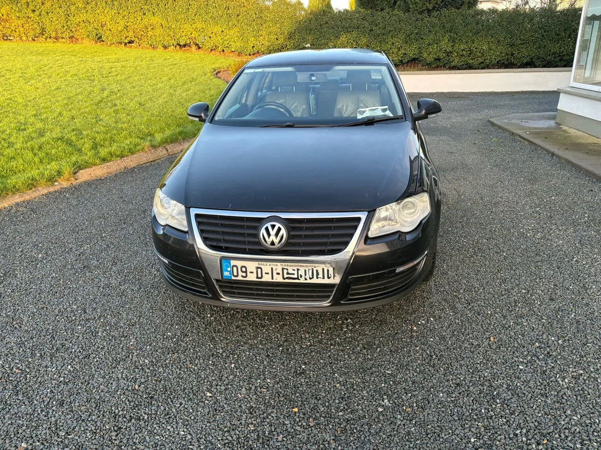 2009 Volkswagen Passat - Image 1