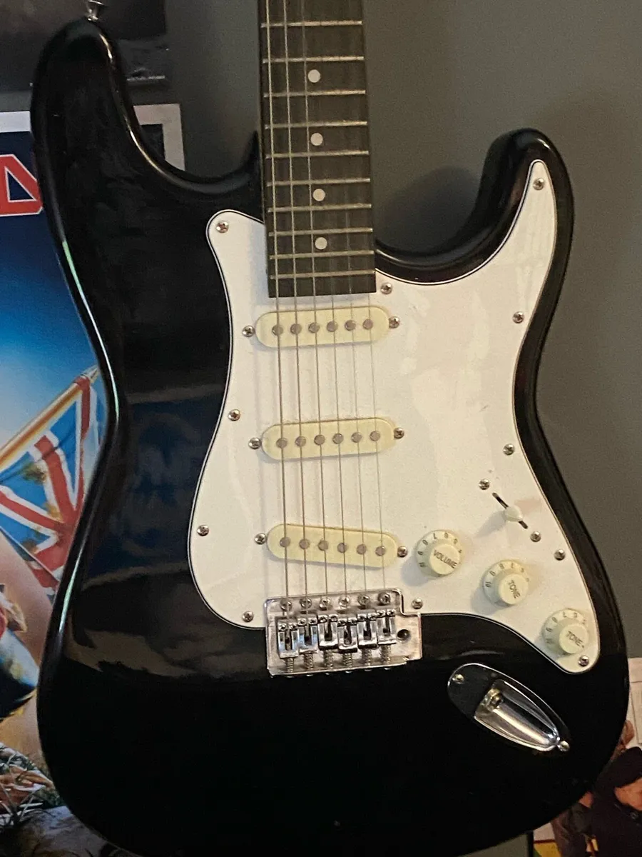 Black and White Electric Guitar - Image 2