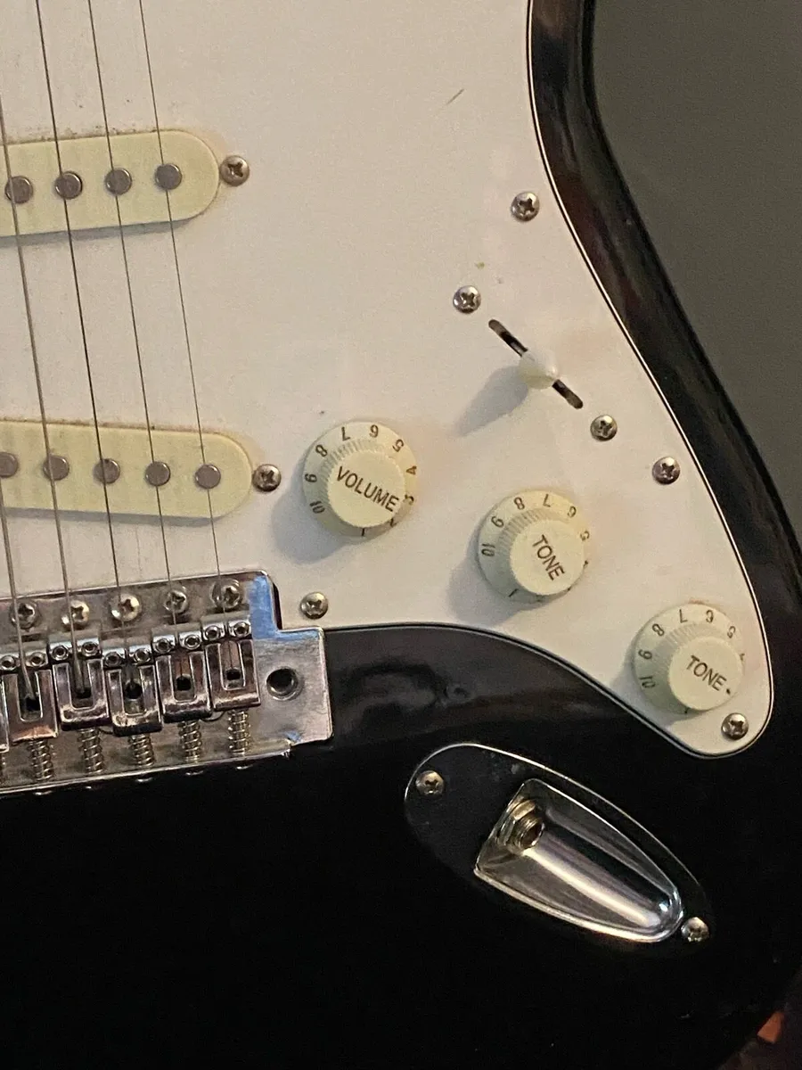 Black and White Electric Guitar - Image 4