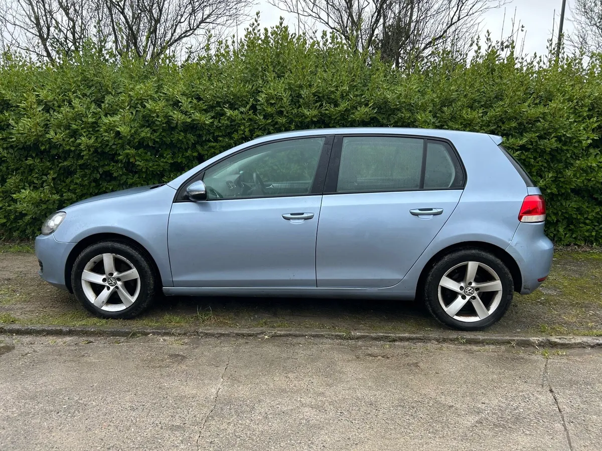 Volkswagen Golf 1.6tdi 2010 - Image 1