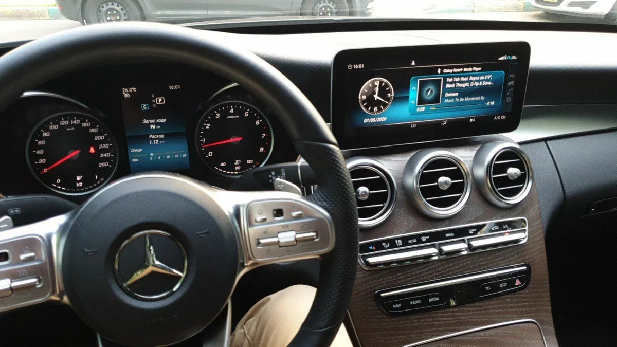 Mercedes-Benz C-Class 2019 - Image 2