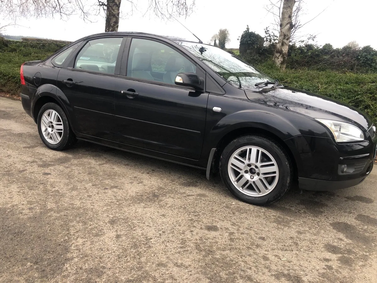 FORD FOCUS GIHA AUTO 130 KMS CAR IS NEW - Image 2