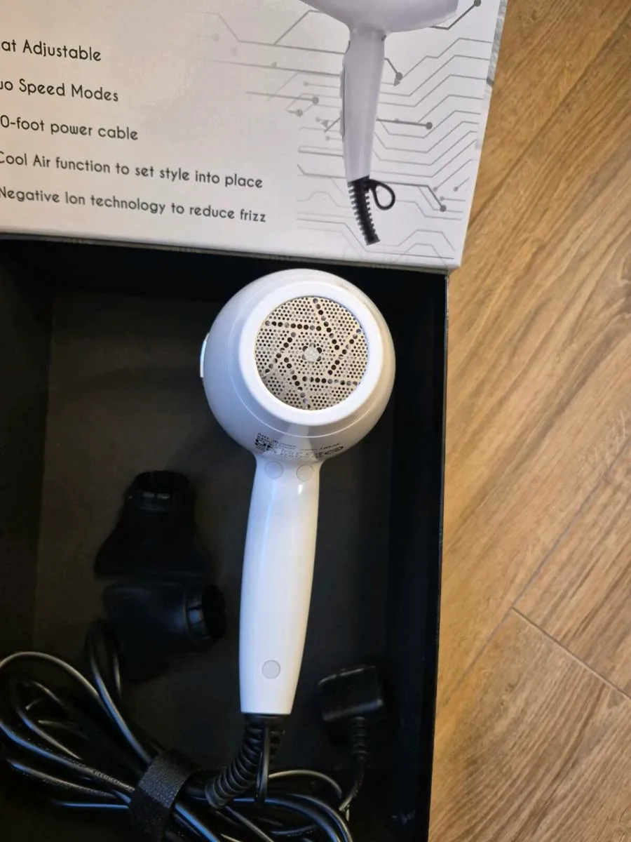 Voduz Blow Out Hair Dryer - Image 4