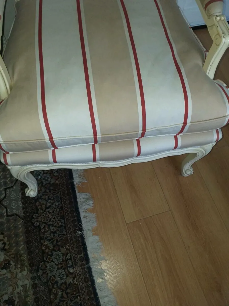 Armchair with cream frame - Image 3