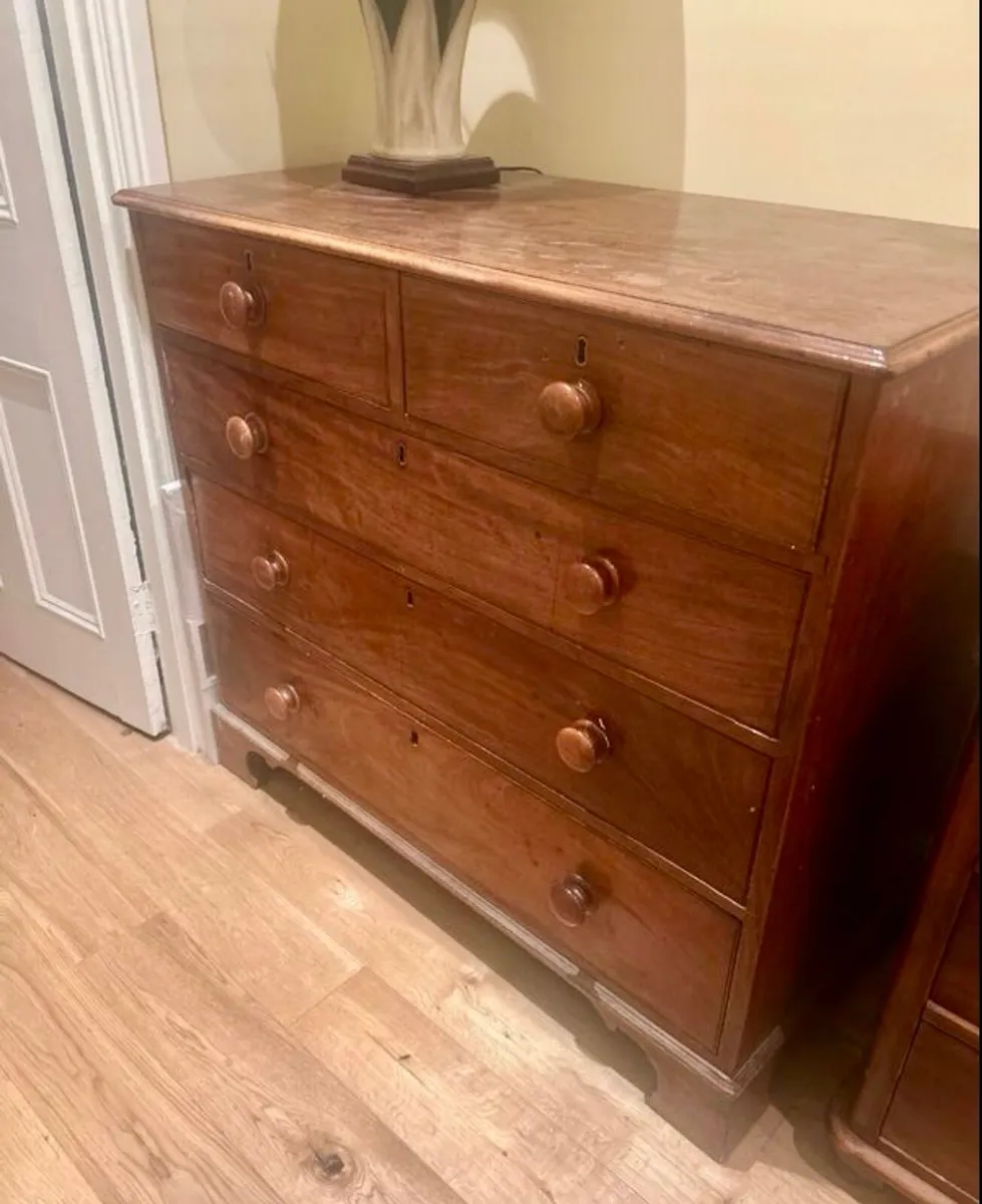 Mahogoney chest of drawers - Image 4