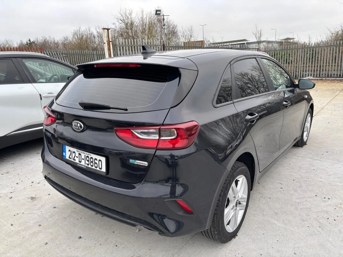 Kia Ceed 2021 VAN DOE 10/26 73km - Image 3