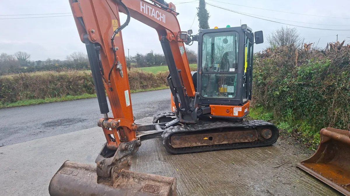 2022 Hitachi 48.6 - Image 4