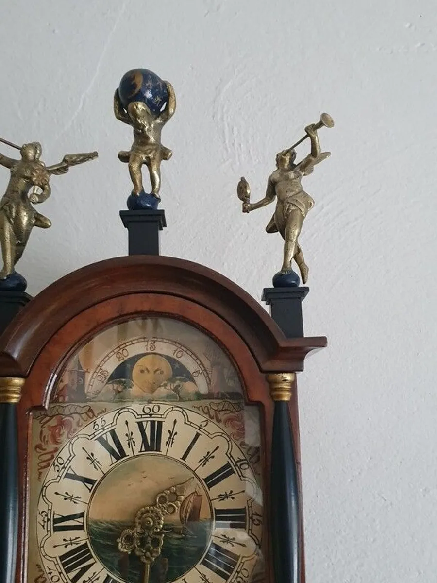 Friesian tailed wall clock - Image 2