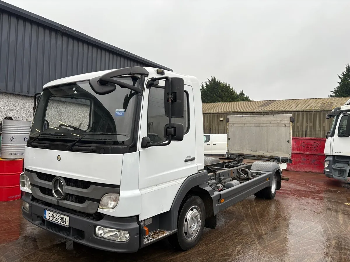 Mercedes Atego 818 chassis cab - Image 1