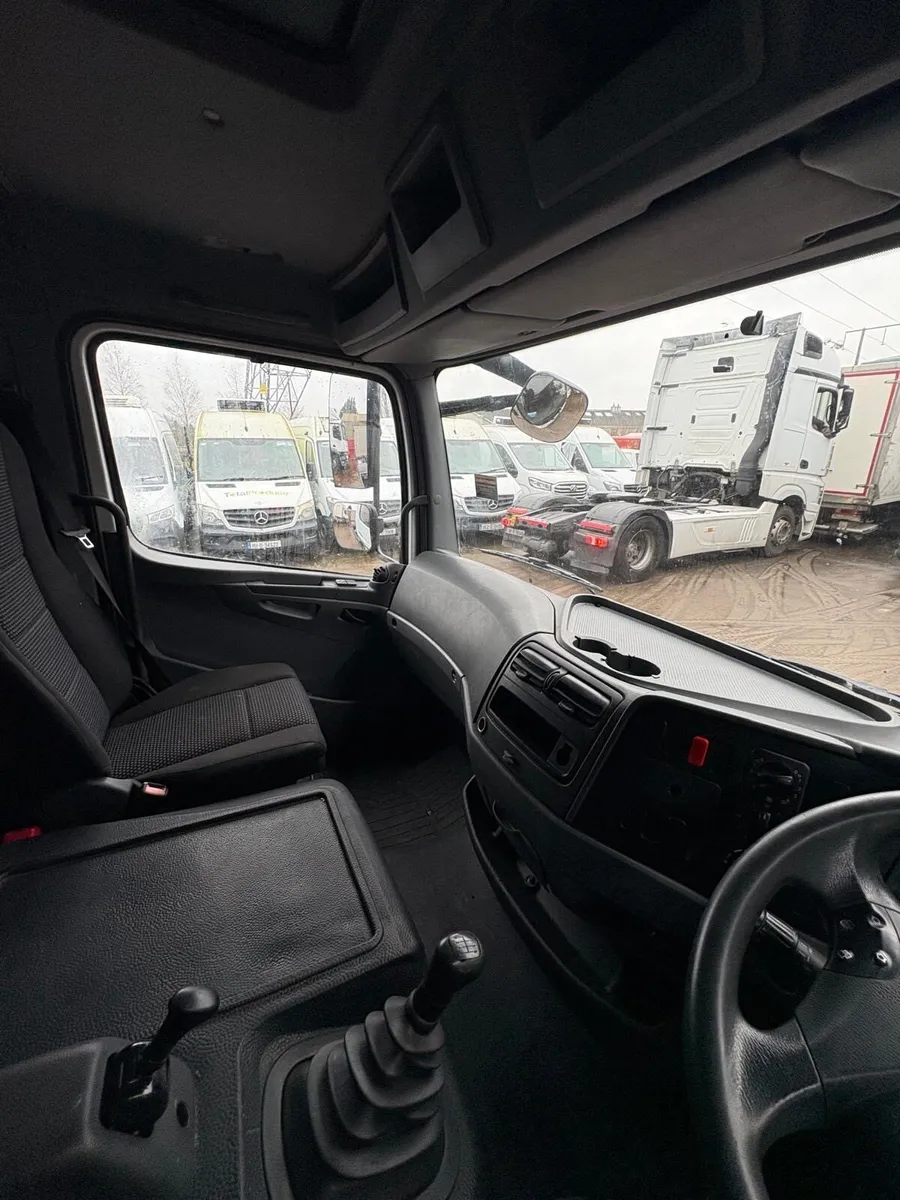 Mercedes Atego 818 chassis cab - Image 4