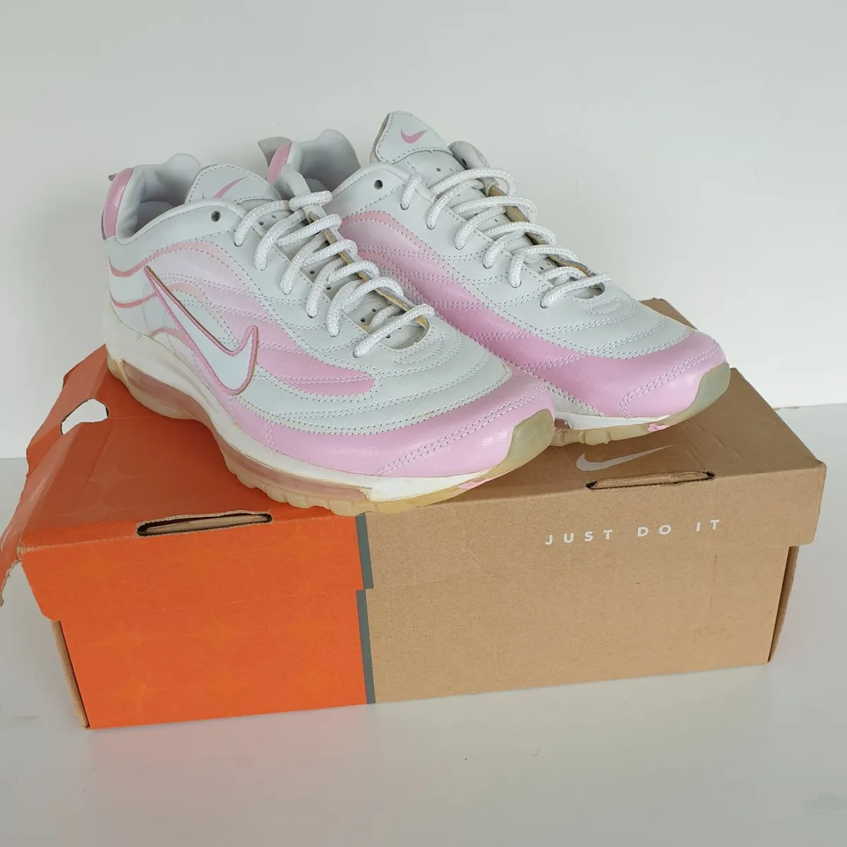 Nike Airmax Doro trainers size 6.5 - Image 1