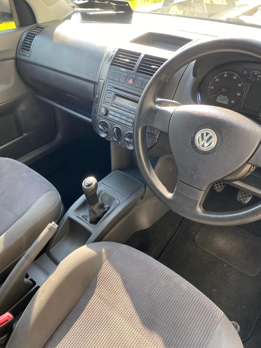 Volkswagen polo (read add) - Image 4