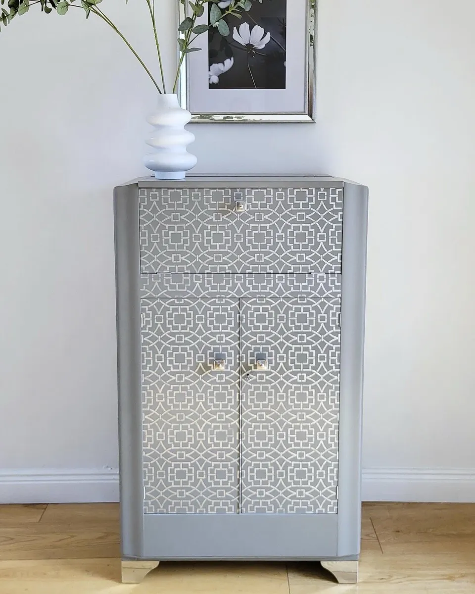 Mid Century cocktail drinks cabinet - Image 1