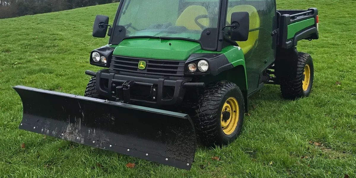 John Deere snow plough scraper - Image 1