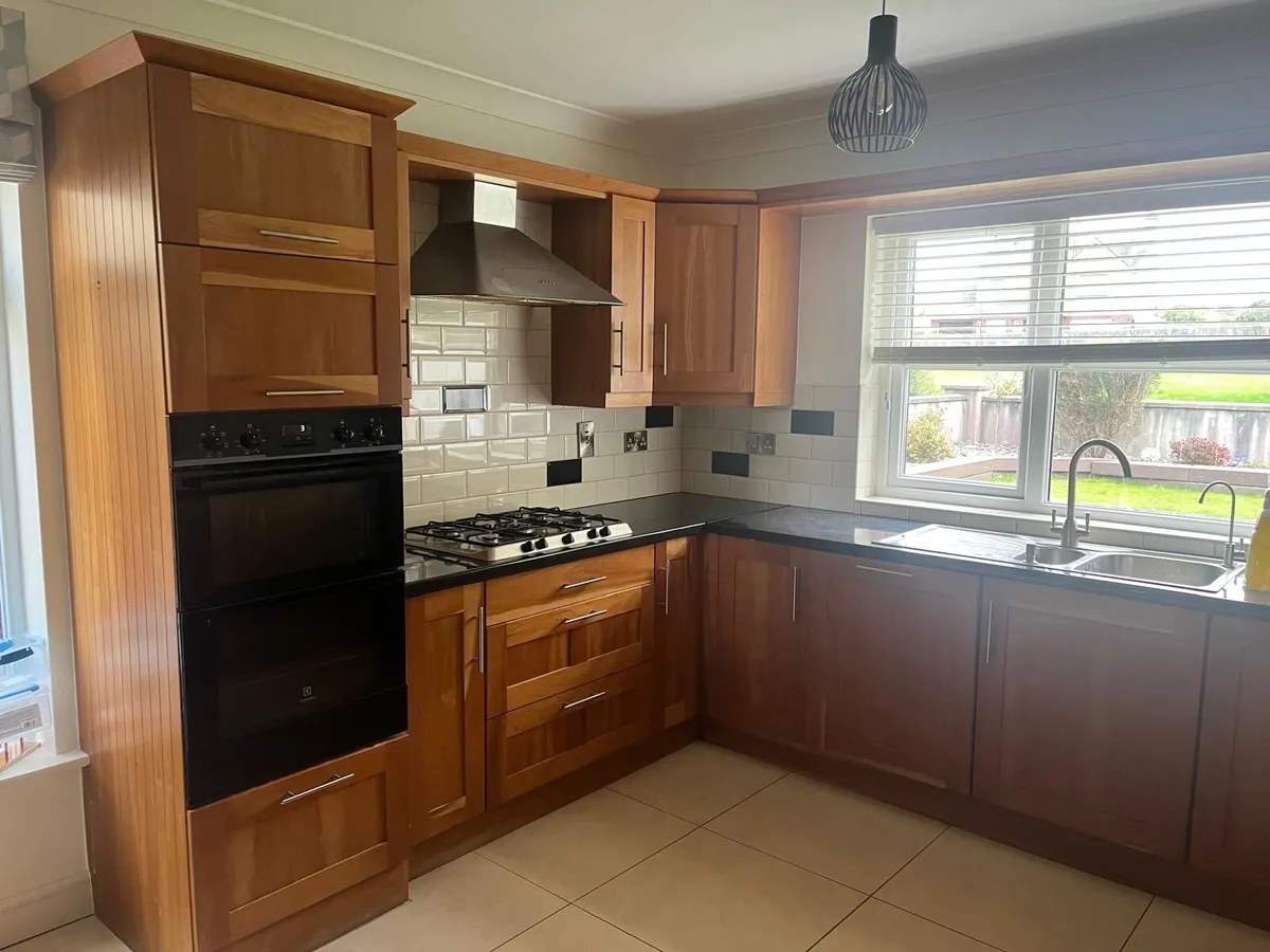 Fitted kitchen - Image 2