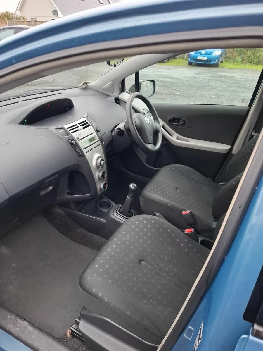 Toyota Yaris 2009 - Image 4