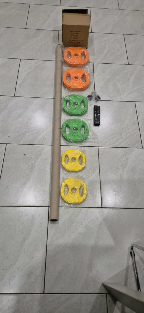 Brand new 20 kilo coloured bodypump weight set - Image 4