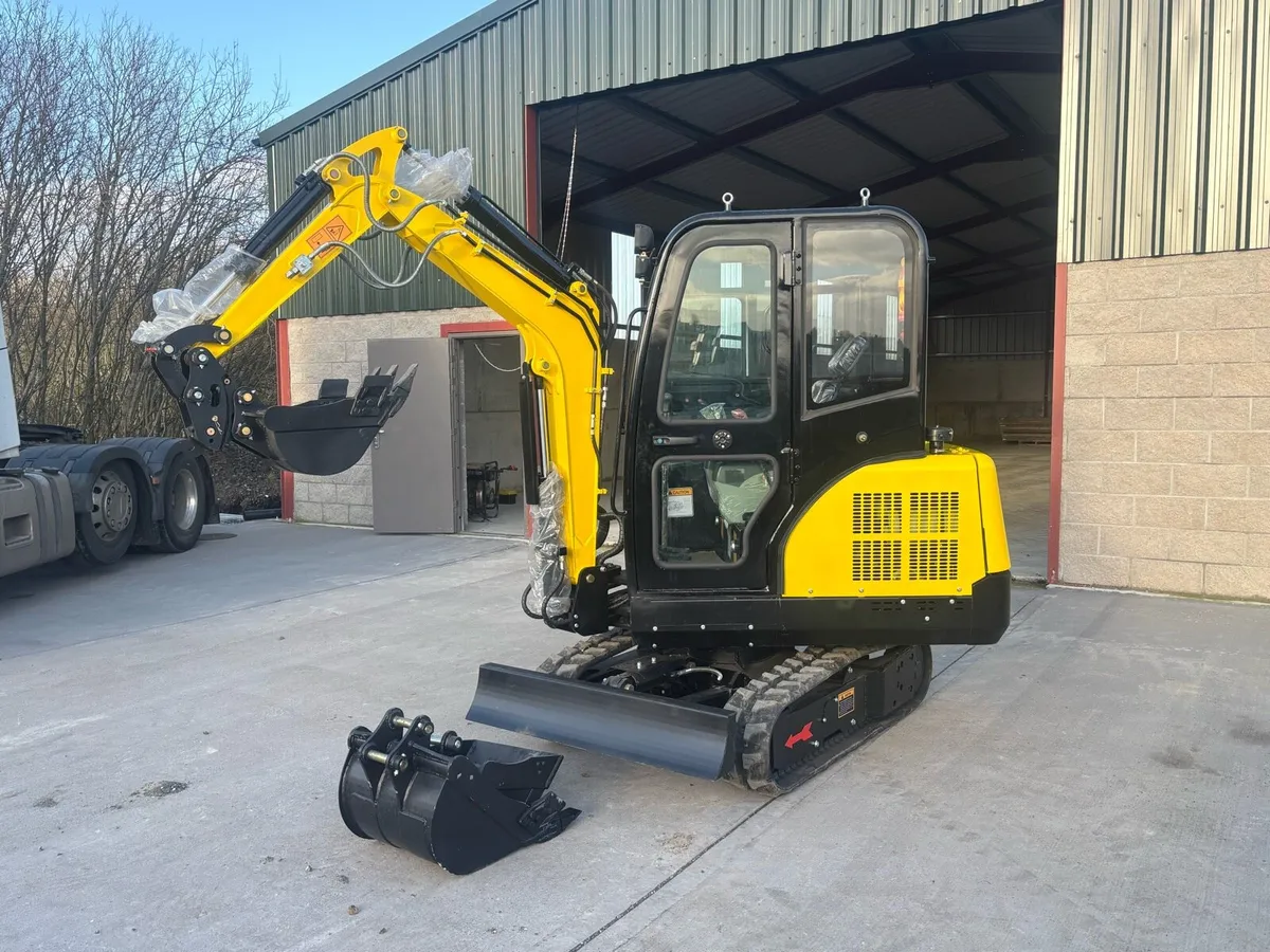 Mini diggers - Image 1