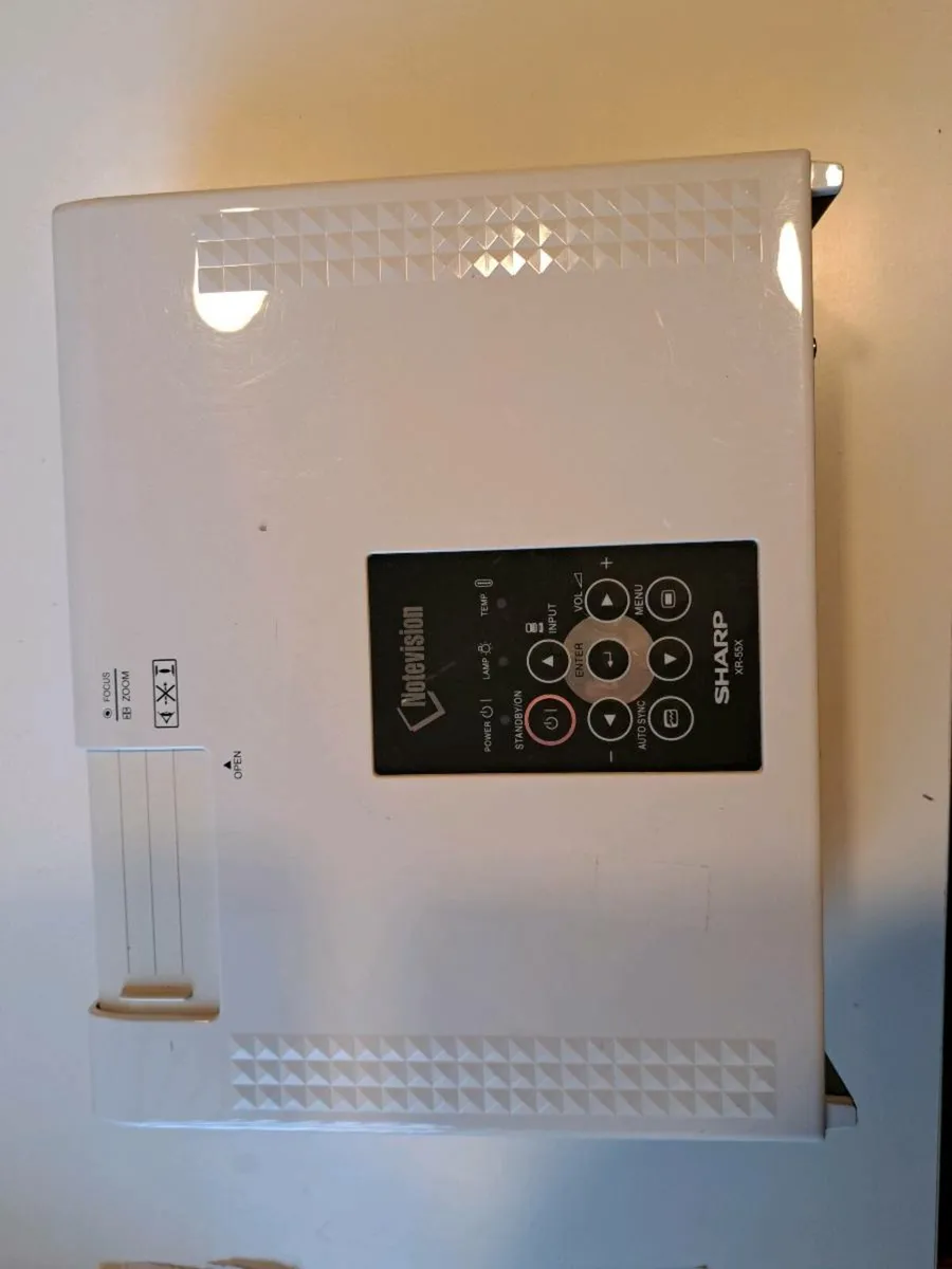 Sharp 2700 lumen projector - Image 3