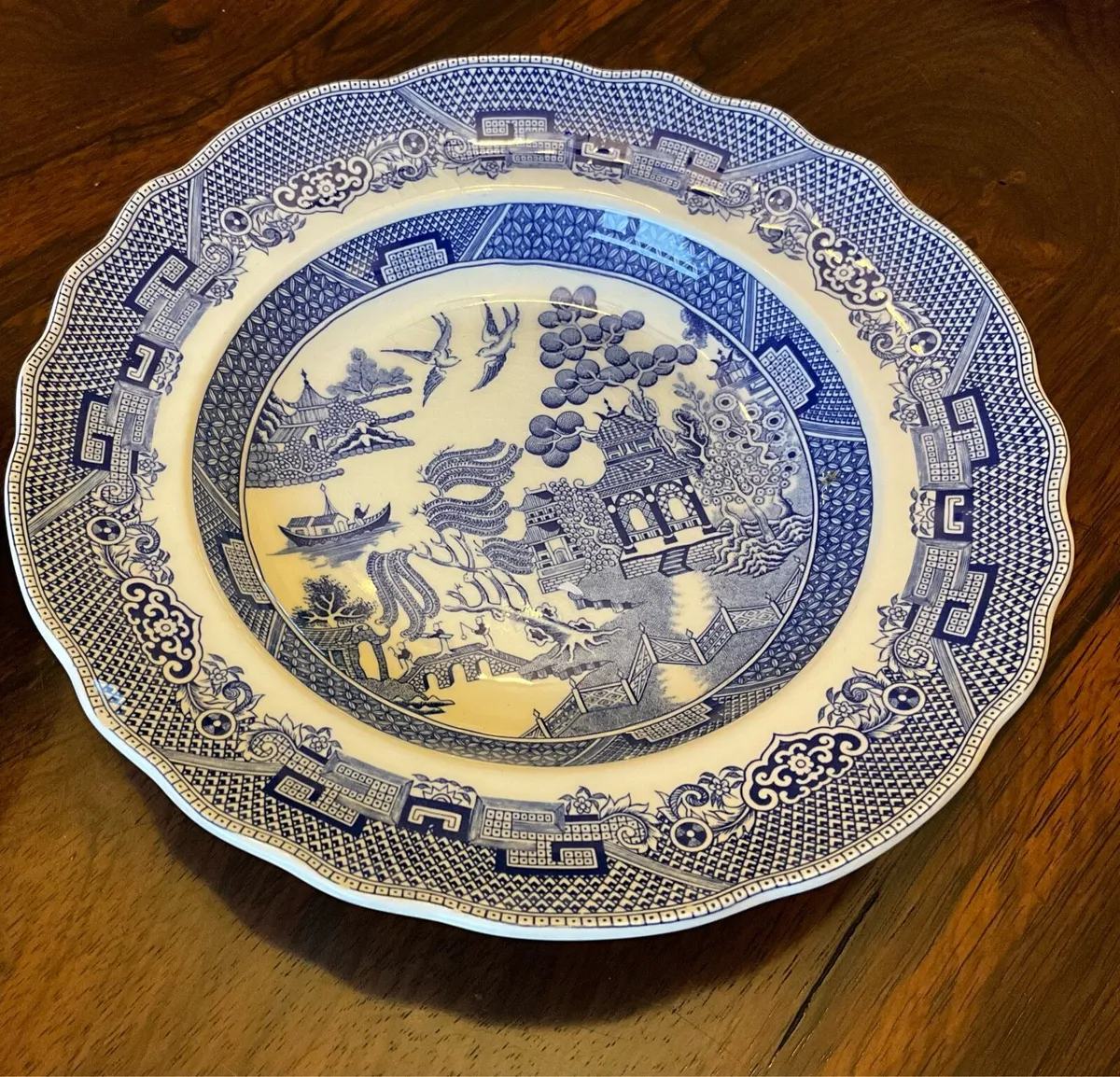 WILLOW PATTERN Pie Shaped 9 inch Dish x 3 - Image 1