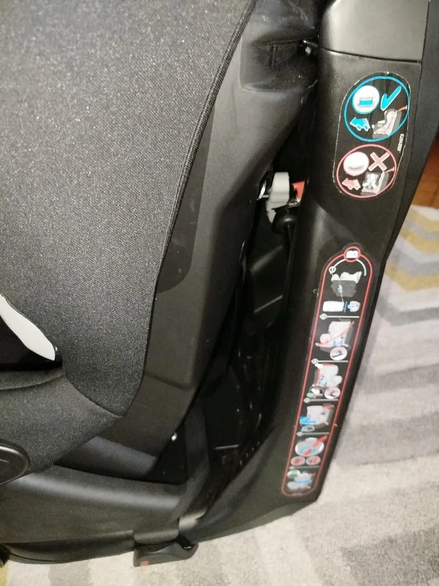 Car seat - Image 2